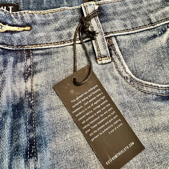 NWT KUT from the Kloth Gidget Mid Rise Fray Shorts, Size 6, Color Traveler - Picture 3 of 4